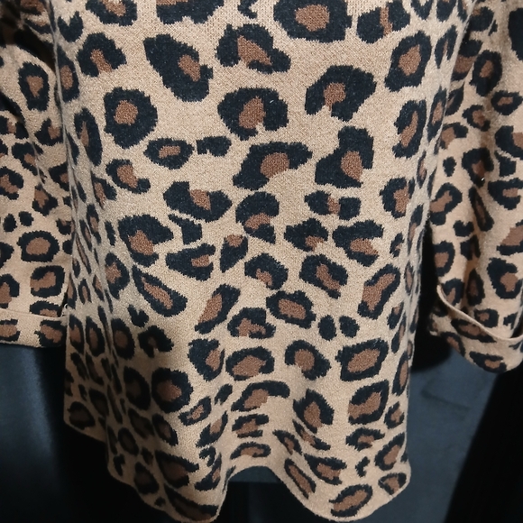 Tahari Women's Animal Print Sweater Long Sleeve Size Medium Mob Wives Estetic - Picture 4 of 8